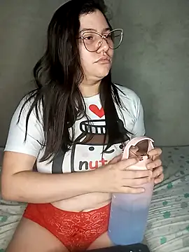 Snapshot of ariana_d20 chatting on 02.14.25 ariana d20 online show from 02.14.25