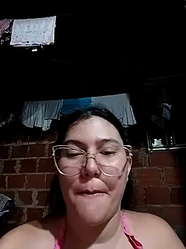 Snapshot of ariana_d20 chatting on 10.11.25 ariana d20 online show from 10.11.25