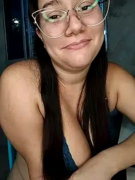 Snapshot of ariana_d20 chatting on 10.15.25 ariana d20 online show from 10.15.25