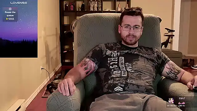 Snapshot of JayXCee_Official chatting on 10.19.25 JayXCee Official online show from 10.19.25