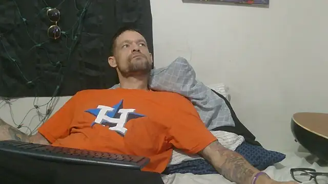 Snapshot of SoloMan2023 chatting on 10.29.25 SoloMan2023 online show from 10.29.25