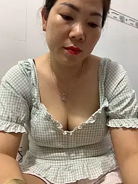 Baby-bigtits online show from 03.12.25