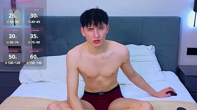 Snapshot of AmondCor chatting on 11.07.25 AmondCor online show from 11.07.25