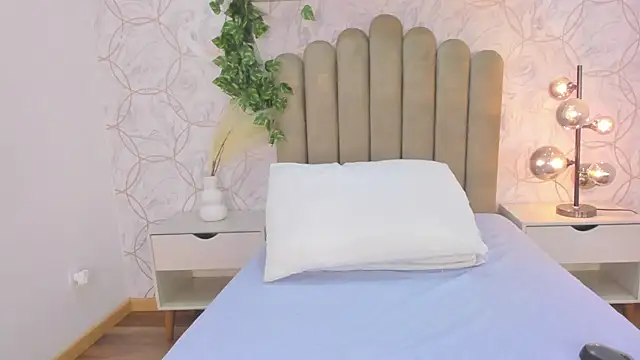 Roma  love online show from 11.20.25