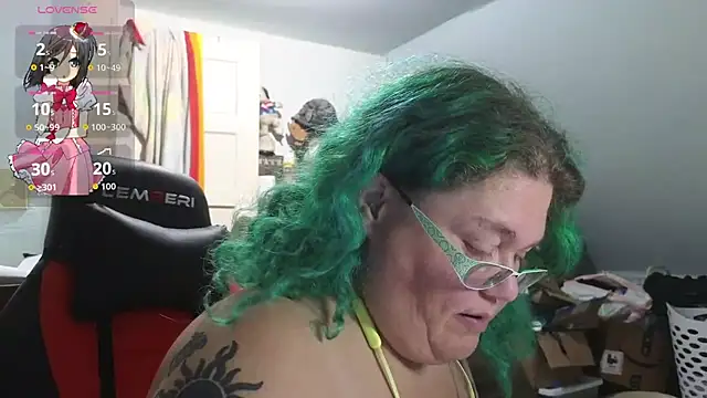 Snapshot of EmberCum chatting on 11.01.25 EmberCum online show from 11.01.25