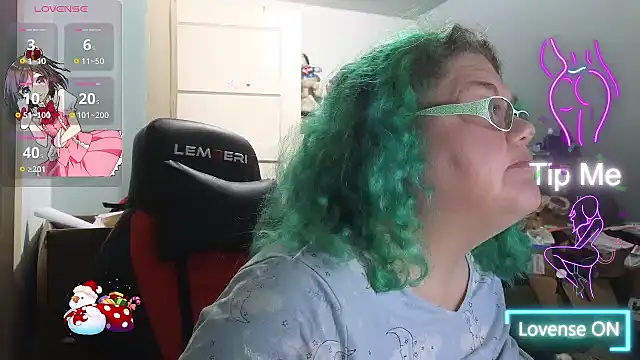 Snapshot of EmberCum chatting on 11.02.25 EmberCum online show from 11.02.25