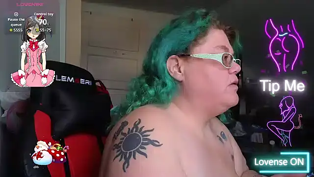 Snapshot of EmberCum chatting on 11.07.25 EmberCum online show from 11.07.25