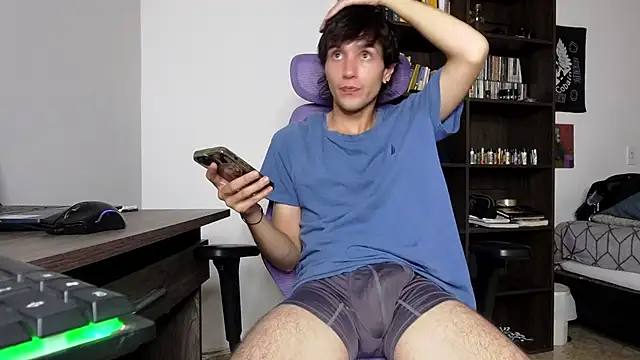 Snapshot of alex_connorr chatting on 11.13.25 alex connorr online show from 11.13.25