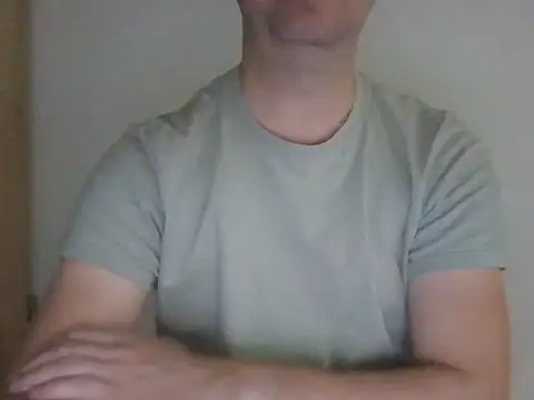 Snapshot of fikoivos chatting on 05.28.26 fikoivos online show from 05.28.26