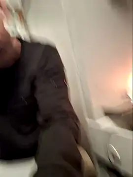 Snapshot of bibananaman chatting on 10.24.25 bibananaman online show from 10.24.25