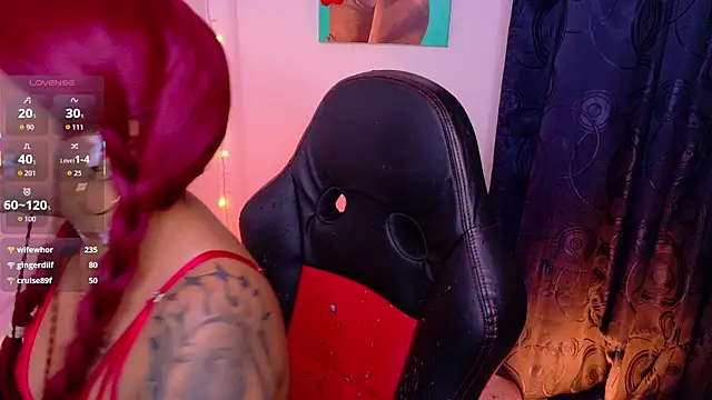 Snapshot of pandorabeker chatting on 10.30.25 pandorabeker online show from 10.30.25