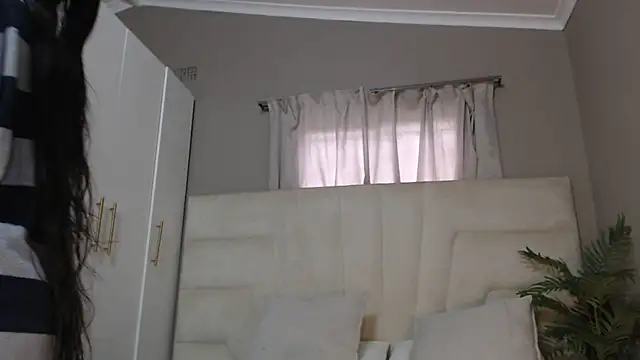 naughtyblackdolie online show from 02.04.25