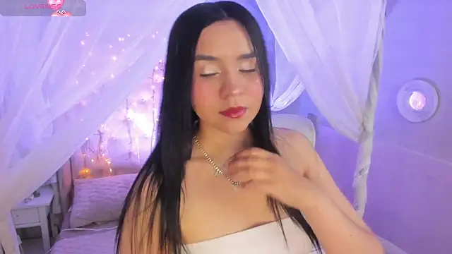 Hanna  Becker  online show from 03.05.25