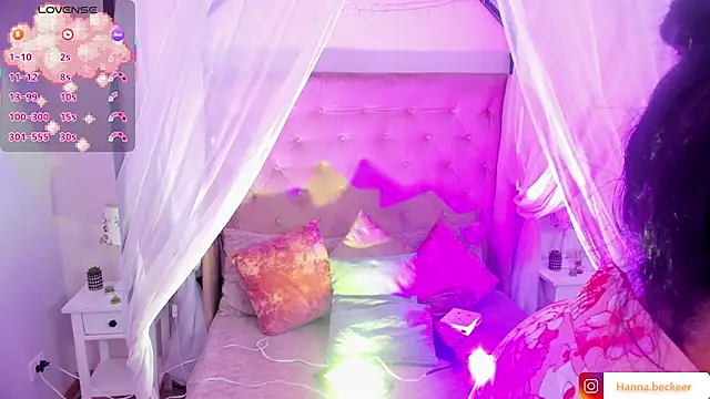 Hanna  Becker  online show from 02.23.26