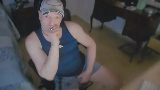 Snapshot of slzypvtpig chatting on 05.18.26 slzypvtpig online show from 05.18.26