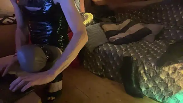 Snapshot of alexheels_boots chatting on 10.29.25 alexheels boots online show from 10.29.25