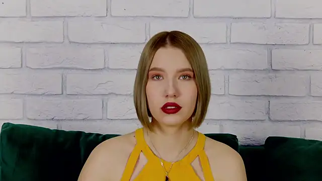 Snapshot of LiliLinn chatting on 01.25.25 LiliLinn online show from 01.25.25