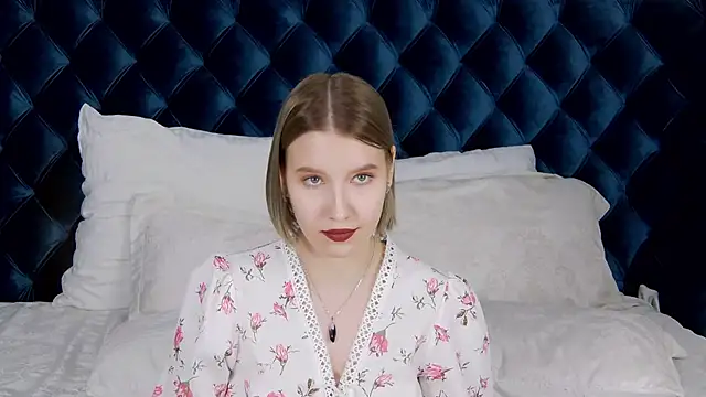 Snapshot of LiliLinn chatting on 01.27.25 LiliLinn online show from 01.27.25