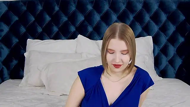 Snapshot of LiliLinn chatting on 02.07.25 LiliLinn online show from 02.07.25