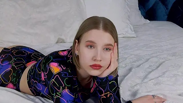 Snapshot of LiliLinn chatting on 02.07.25 LiliLinn online show from 02.07.25