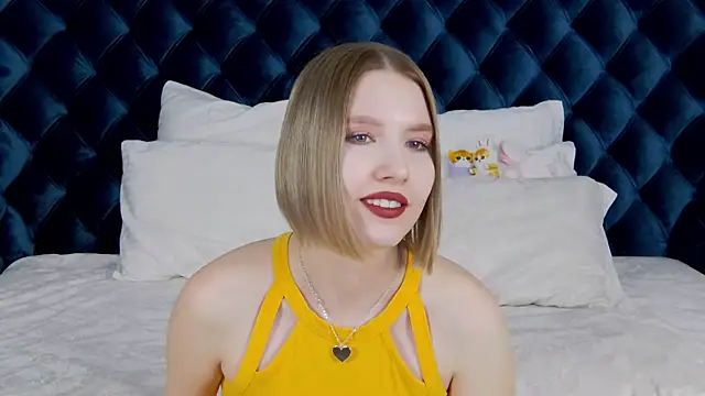 Snapshot of LiliLinn chatting on 02.08.25 LiliLinn online show from 02.08.25