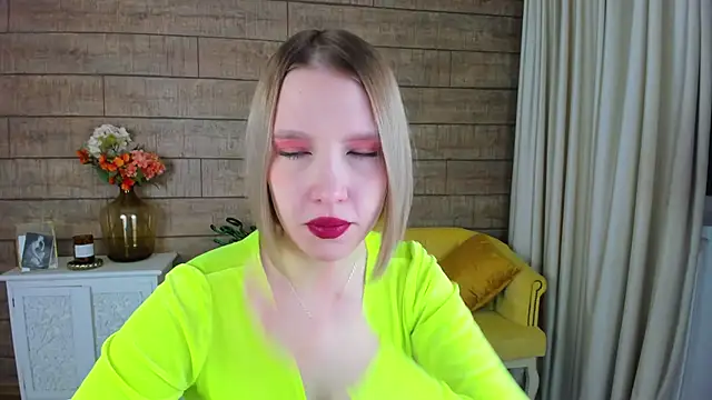 Snapshot of LiliLinn chatting on 02.12.25 LiliLinn online show from 02.12.25