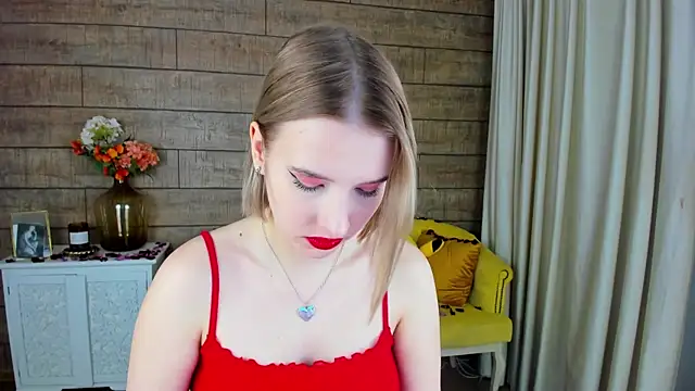 Snapshot of LiliLinn chatting on 02.14.25 LiliLinn online show from 02.14.25