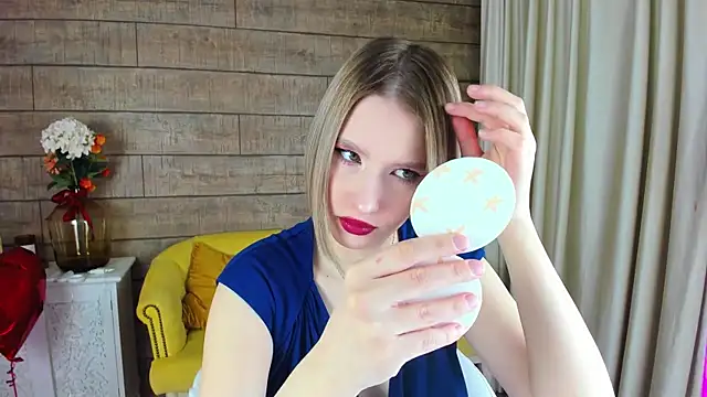 Snapshot of LiliLinn chatting on 02.19.25 LiliLinn online show from 02.19.25