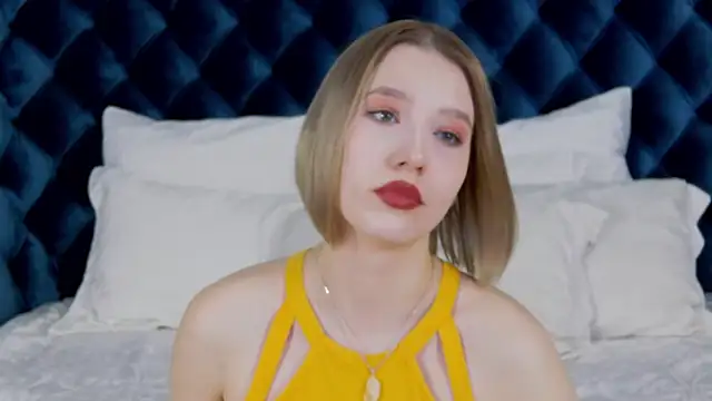 Snapshot of LiliLinn chatting on 02.21.25 LiliLinn online show from 02.21.25