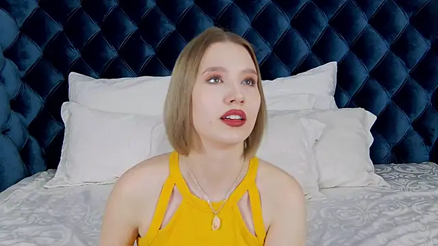 Snapshot of LiliLinn chatting on 02.21.25 LiliLinn online show from 02.21.25