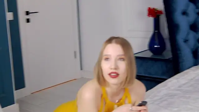 Snapshot of LiliLinn chatting on 02.21.25 LiliLinn online show from 02.21.25