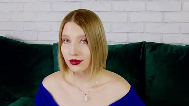 Snapshot of LiliLinn chatting on 02.24.25 LiliLinn online show from 02.24.25