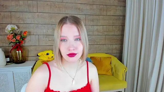 Snapshot of LiliLinn chatting on 02.26.25 LiliLinn online show from 02.26.25