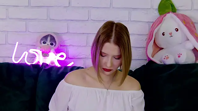 Snapshot of LiliLinn chatting on 03.04.25 LiliLinn online show from 03.04.25