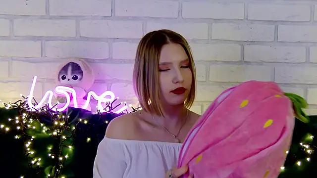 Snapshot of LiliLinn chatting on 03.04.25 LiliLinn online show from 03.04.25