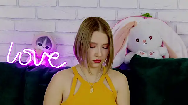 Snapshot of LiliLinn chatting on 03.05.25 LiliLinn online show from 03.05.25