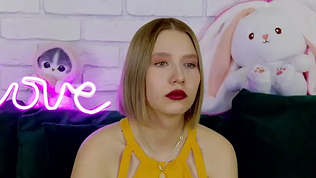 Snapshot of LiliLinn chatting on 03.05.25 LiliLinn online show from 03.05.25