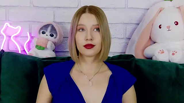 Snapshot of LiliLinn chatting on 03.07.25 LiliLinn online show from 03.07.25