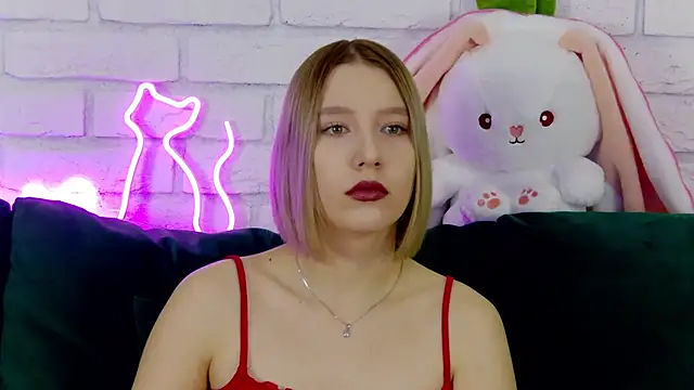 Snapshot of LiliLinn chatting on 03.10.25 LiliLinn online show from 03.10.25