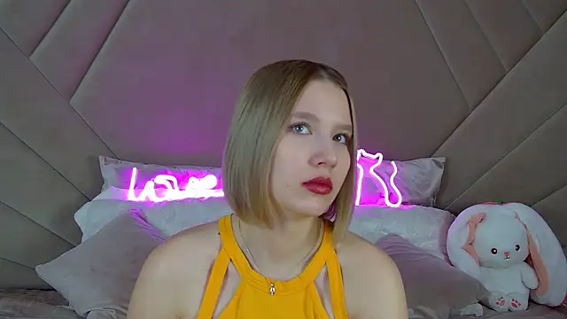 Snapshot of LiliLinn chatting on 03.11.25 LiliLinn online show from 03.11.25