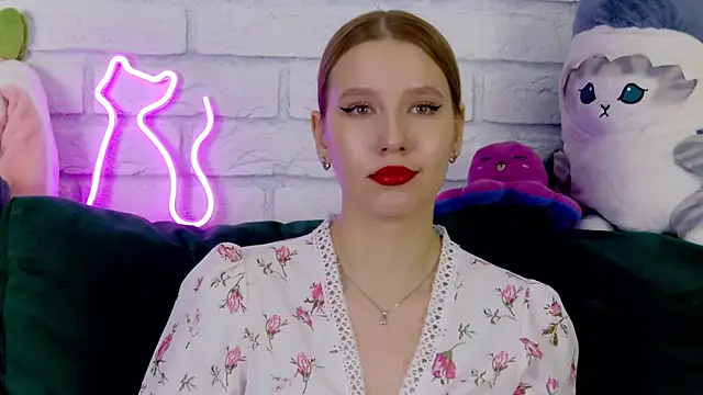 Snapshot of LiliLinn chatting on 03.12.25 LiliLinn online show from 03.12.25