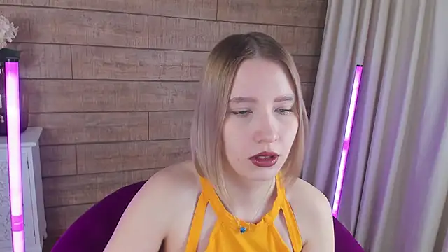 Snapshot of LiliLinn chatting on 03.15.25 LiliLinn online show from 03.15.25