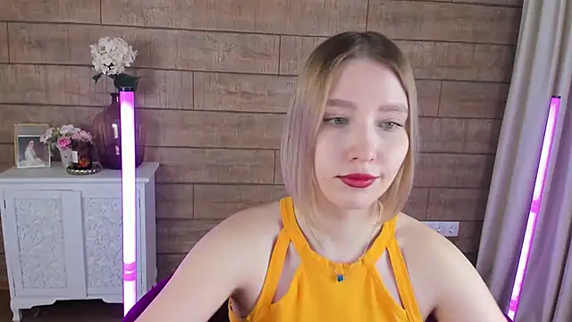 Snapshot of LiliLinn chatting on 03.15.25 LiliLinn online show from 03.15.25