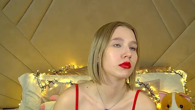 Snapshot of LiliLinn chatting on 03.17.25 LiliLinn online show from 03.17.25