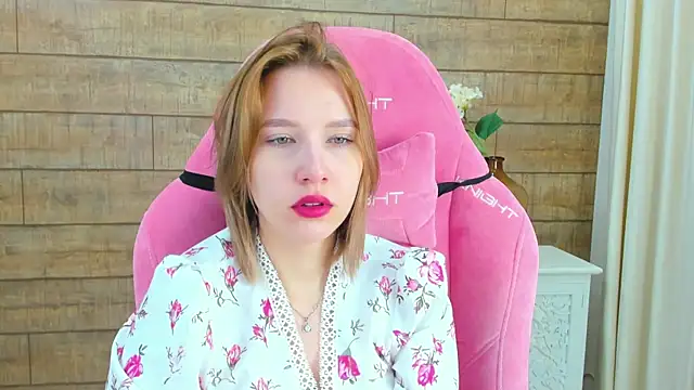 Snapshot of LiliLinn chatting on 09.09.25 LiliLinn online show from 09.09.25