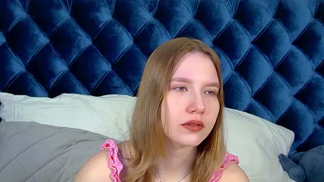 Snapshot of LiliLinn chatting on 07.13.26 LiliLinn online show from 07.13.26