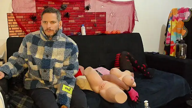 Snapshot of Samurayjiu chatting on 02.12.25 Samurayjiu online show from 02.12.25