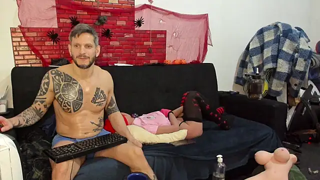 Snapshot of Samurayjiu chatting on 02.13.25 Samurayjiu online show from 02.13.25