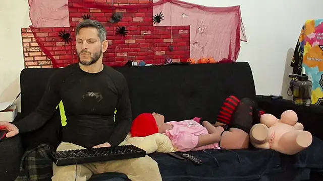 Snapshot of Samurayjiu chatting on 02.14.25 Samurayjiu online show from 02.14.25