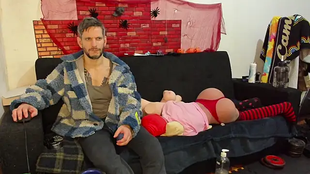 Snapshot of Samurayjiu chatting on 02.17.25 Samurayjiu online show from 02.17.25